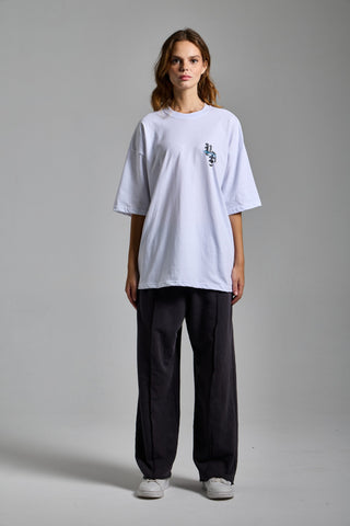 beyaz kadin p.a. graphic tee passion athletics