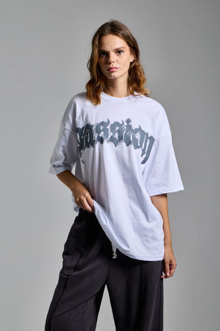 beyaz kadin passion disorder tee passion athletics