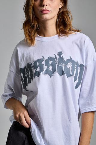 beyaz kadin passion disorder tee passion athletics