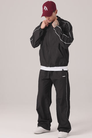 Erkek model üzerinde siyah Track Jacket, video